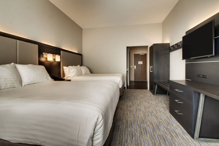 2 Queen Beds (5 of 22)