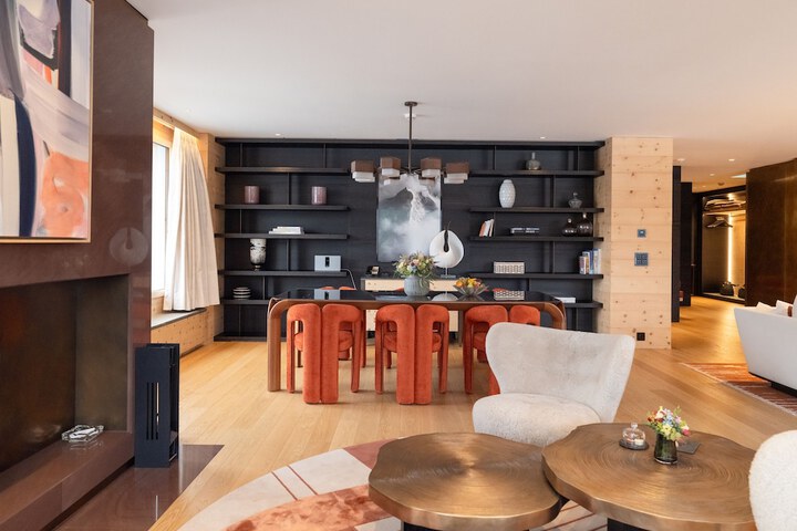 Room 73 of 208