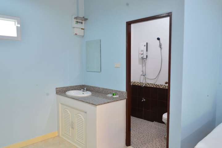 Room 7 of 32