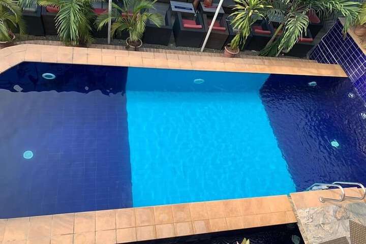 Pool 21 of 60