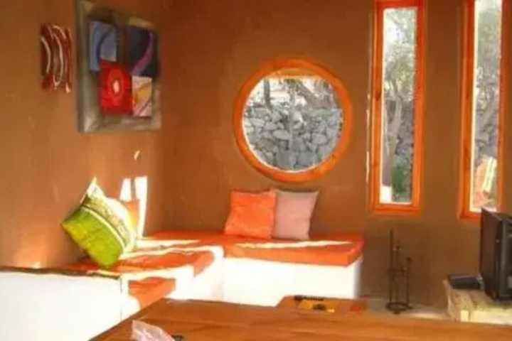 Room 4 of 11
