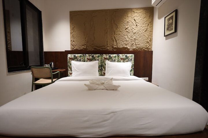 Room 10 of 43