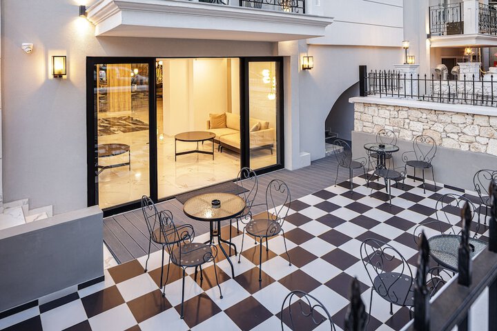 Terrace/Patio 90 of 96