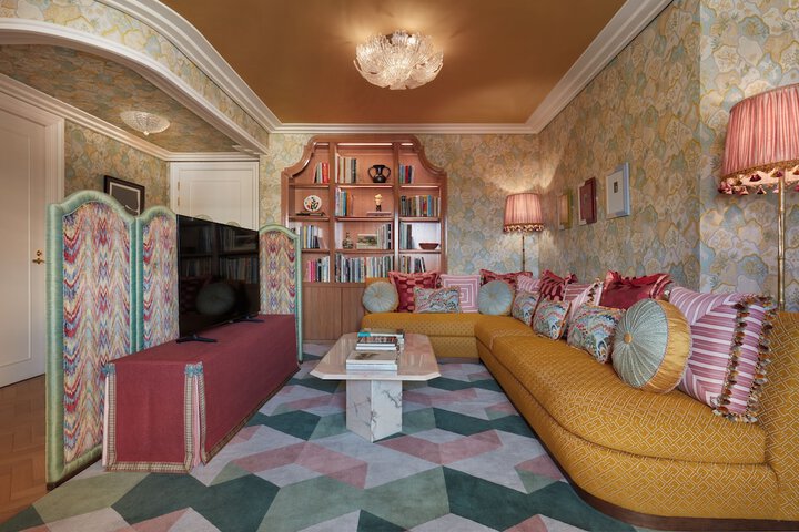 Room 28 of 62