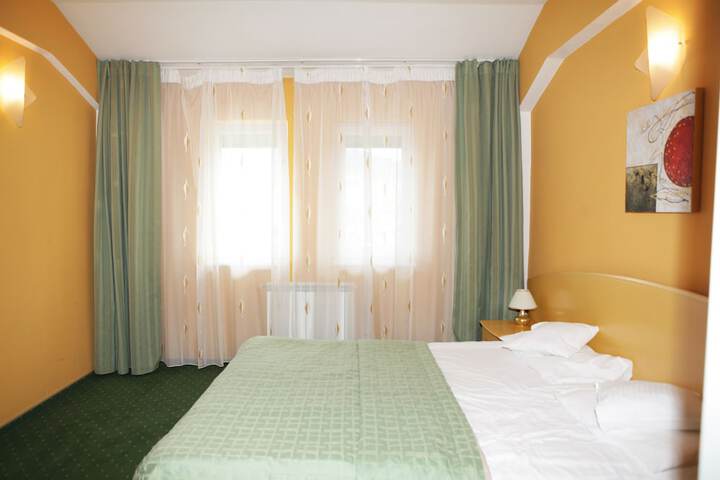 Room 4 of 34