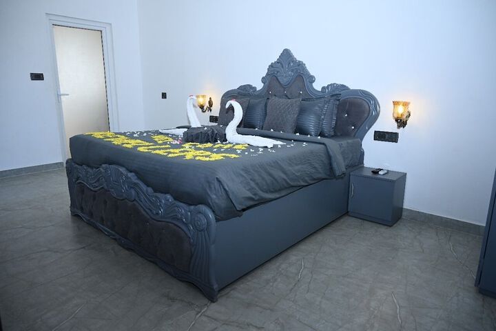 Room 7 of 53