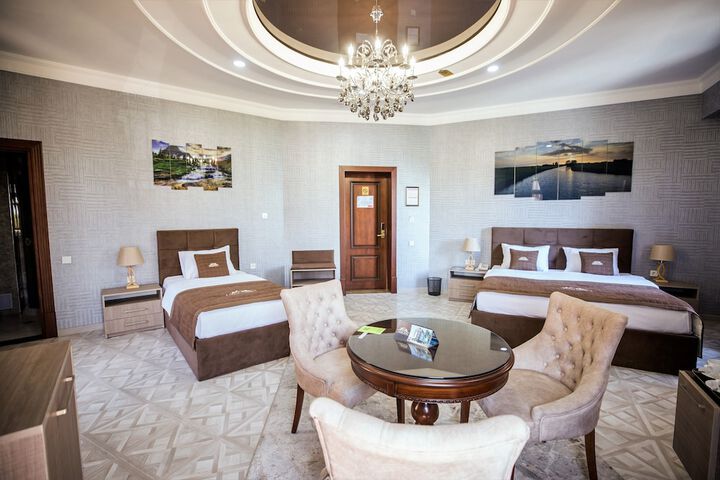 Room 14 of 82