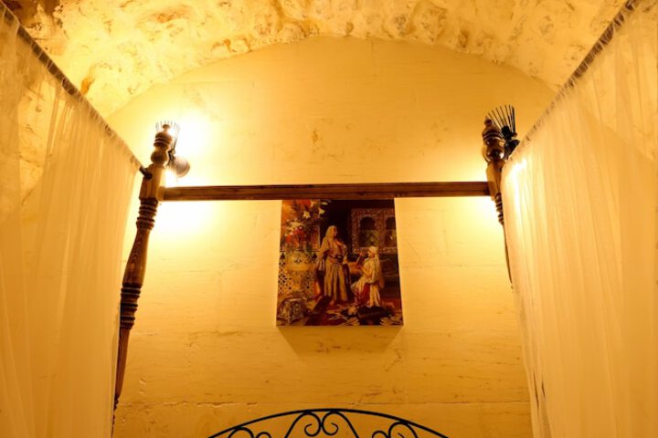 Room 35 of 121