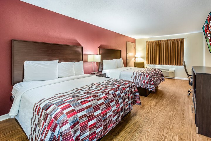 Deluxe 2 Queen Beds (10 of 12)