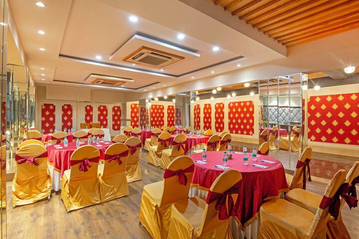Ballroom/Hall 42 of 54
