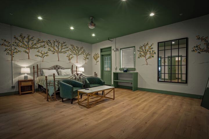 Room 32 of 111