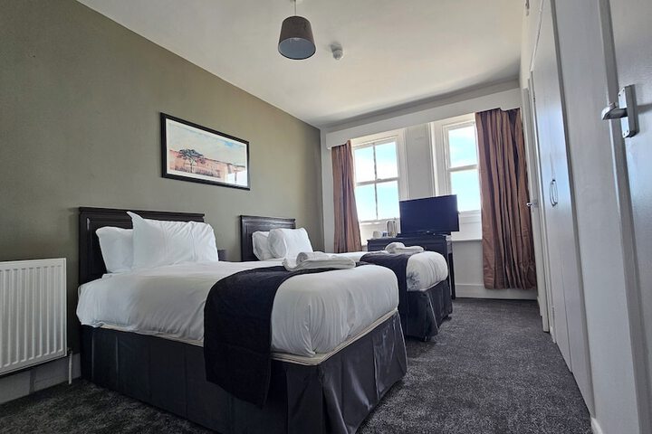 Room 9 of 17