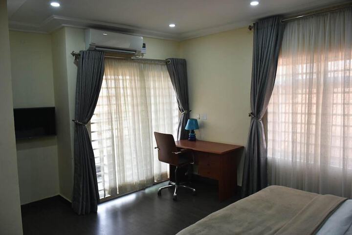Room 25 of 32