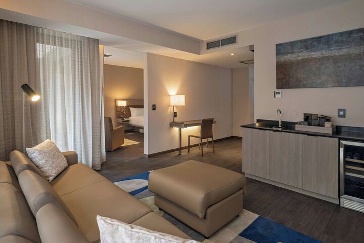 Room 10 of 67