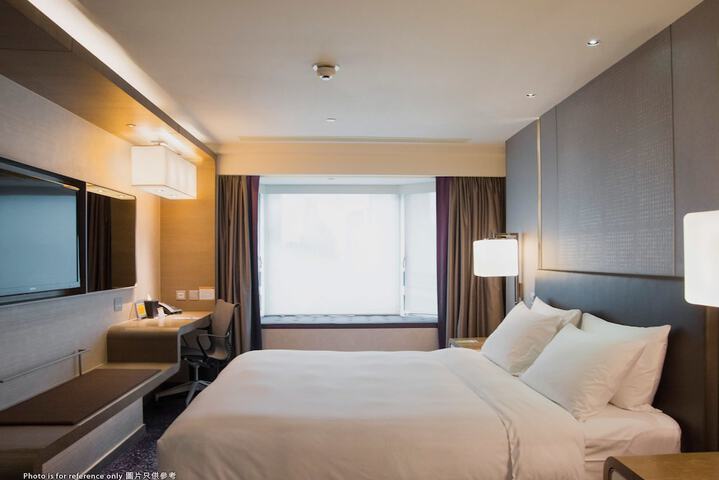 Room 4 of 42