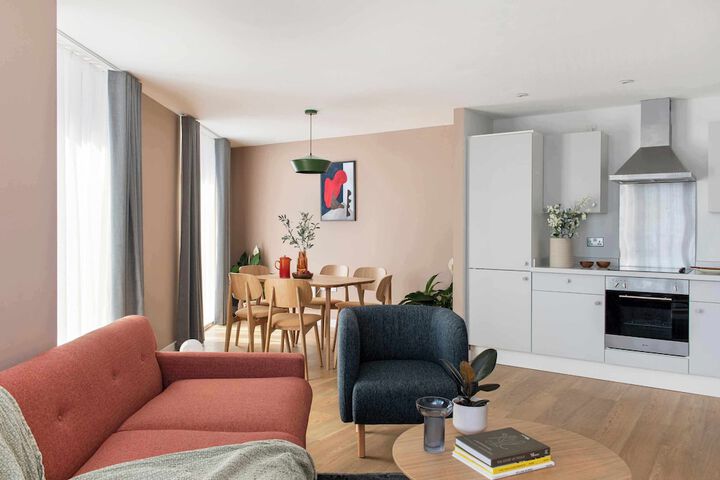 Room 9 of 37