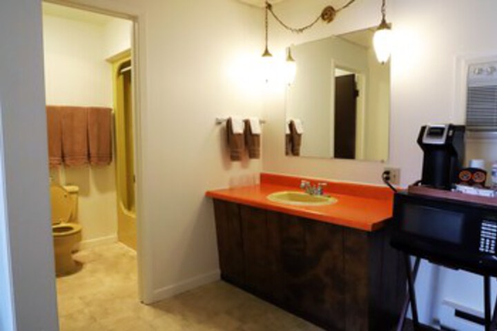 Room 3 of 38