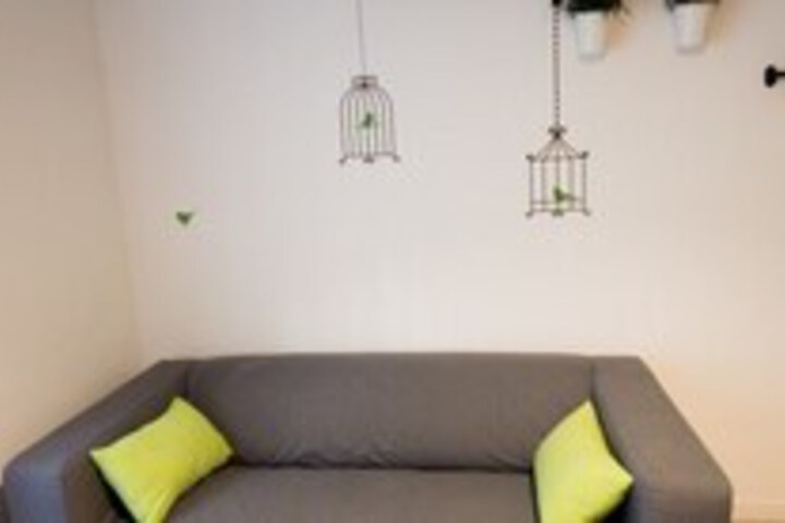 Room 13 of 32