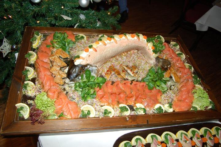 Dining 14 of 25