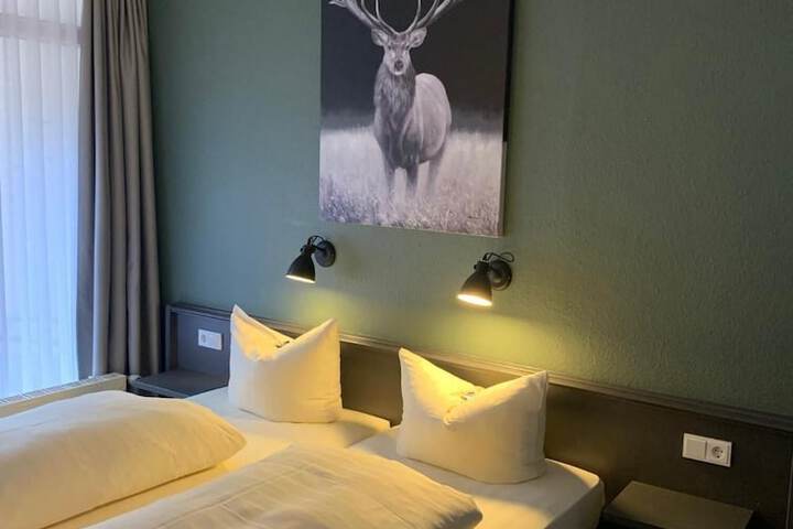 Room 18 of 48