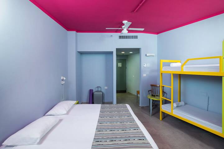 Room 30 of 115