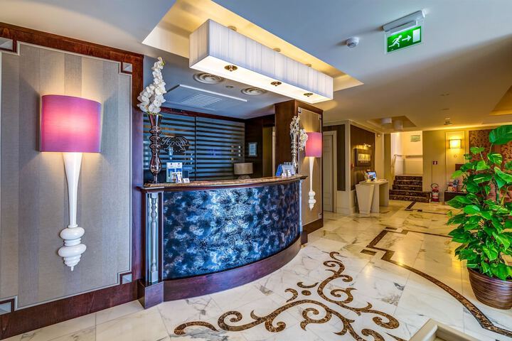 Hotel Interior 4 of 186