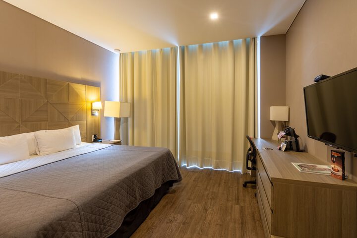 Room 22 of 100