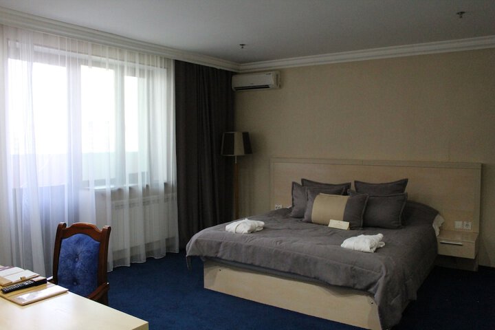 Room 17 of 64