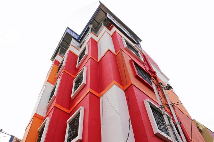 OYO 9975 Hotel Asmeet