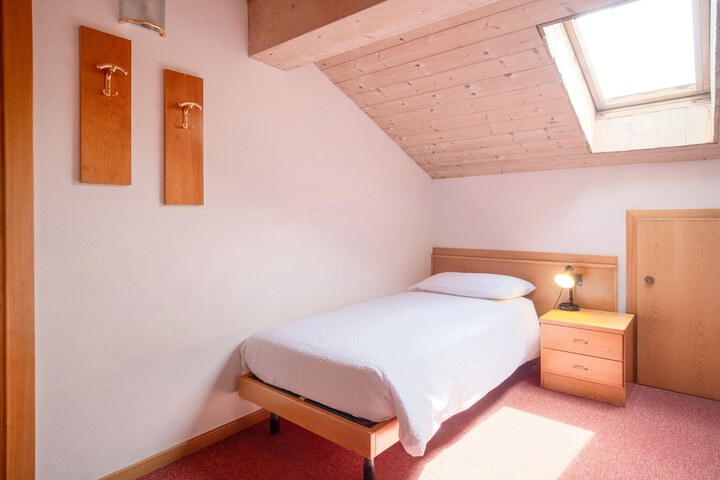 Room 90 of 177