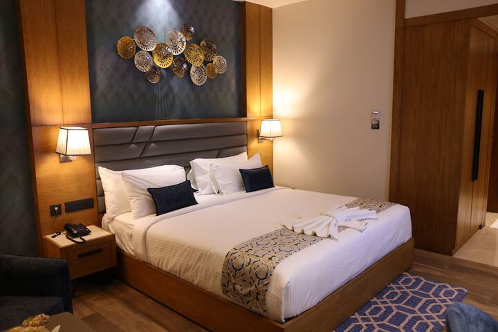 Room 48 of 70