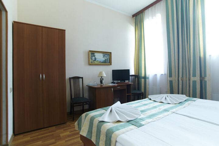 Room 15 of 87