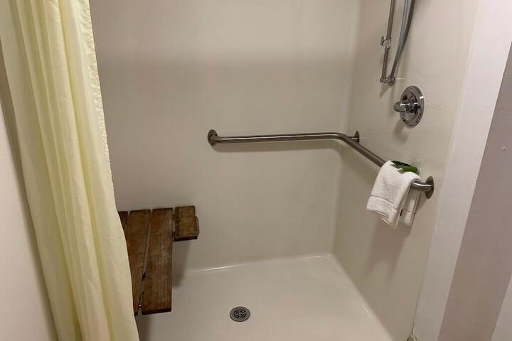 Room 21 of 26