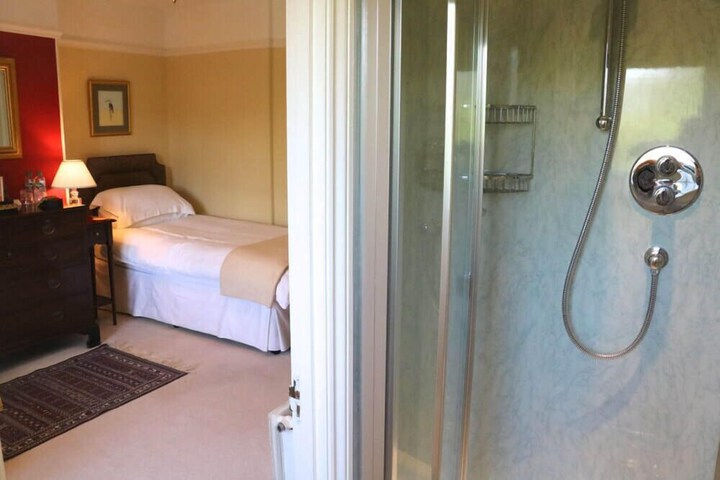 Room 17 of 22