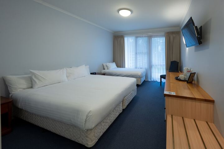 Room 30 of 210
