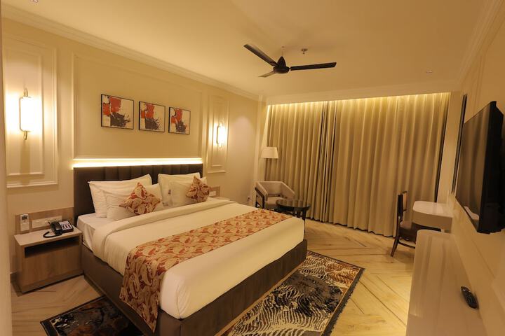 Room 6 of 48
