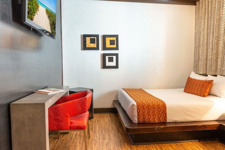 Standard Room, King or Two Doubles (6 of 13)