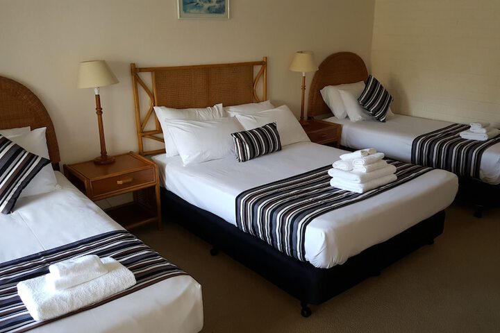 Room 4 of 43