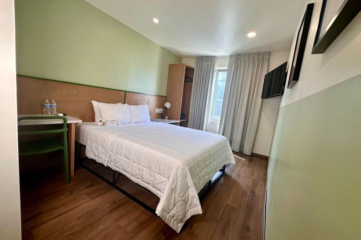 Room 11 of 24
