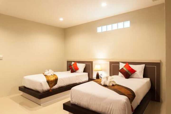 Room 10 of 25