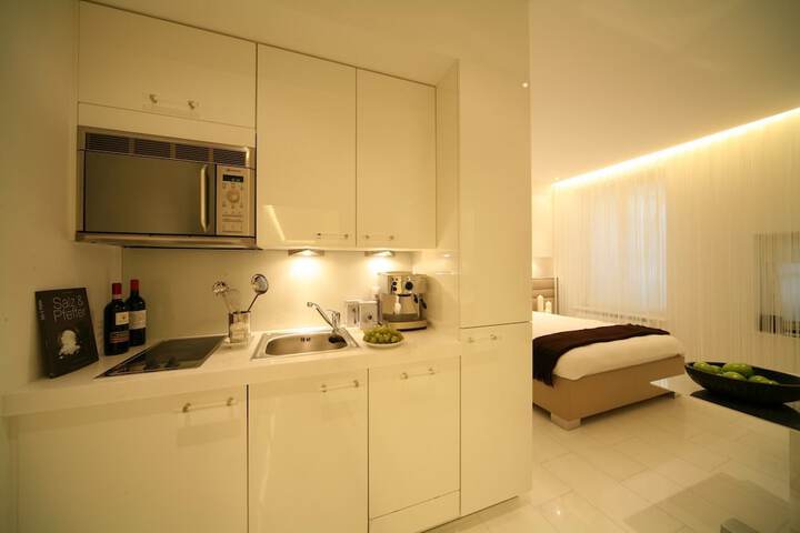 Room 10 of 30