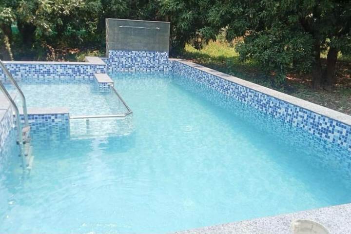 Pool 18 of 32