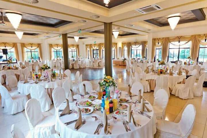Banquet hall