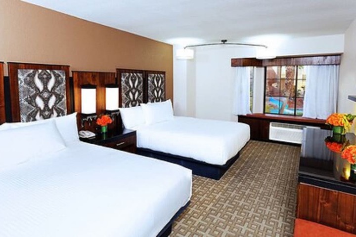 Room 5 of 15