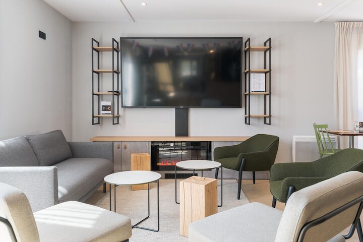 Guest Lobby