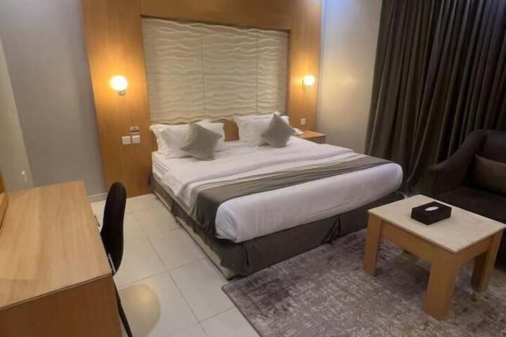 Room 5 of 14