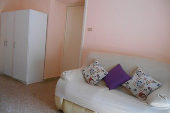 Room 18 of 30