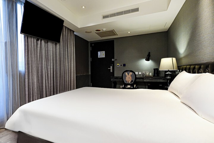 Room 75 of 146