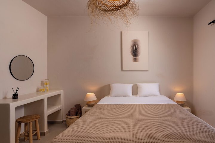 Room 9 of 33