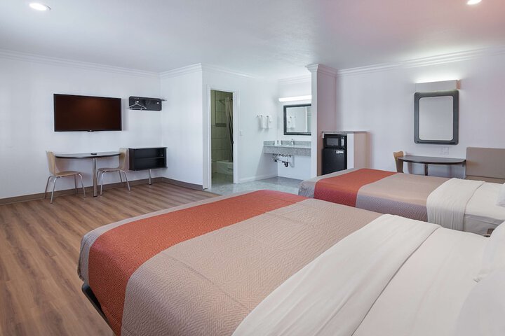Room 20 of 34